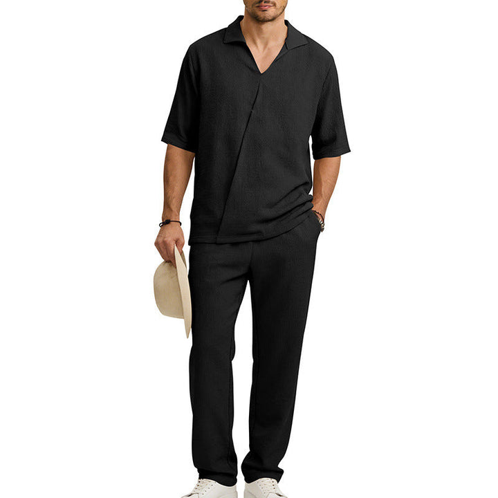 Camicia e pantaloni a maniche corte con risvolto da uomo