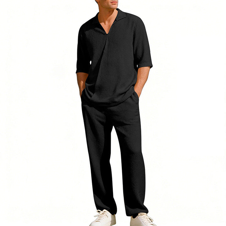 Camicia e pantaloni a maniche corte con risvolto da uomo