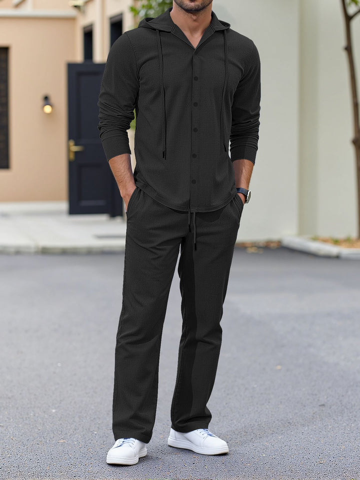 Abito a maniche lunghe da uomo con design minimalista