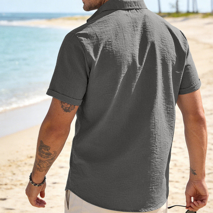 Camicia da uomo a maniche corte in tinta unita con risvolto