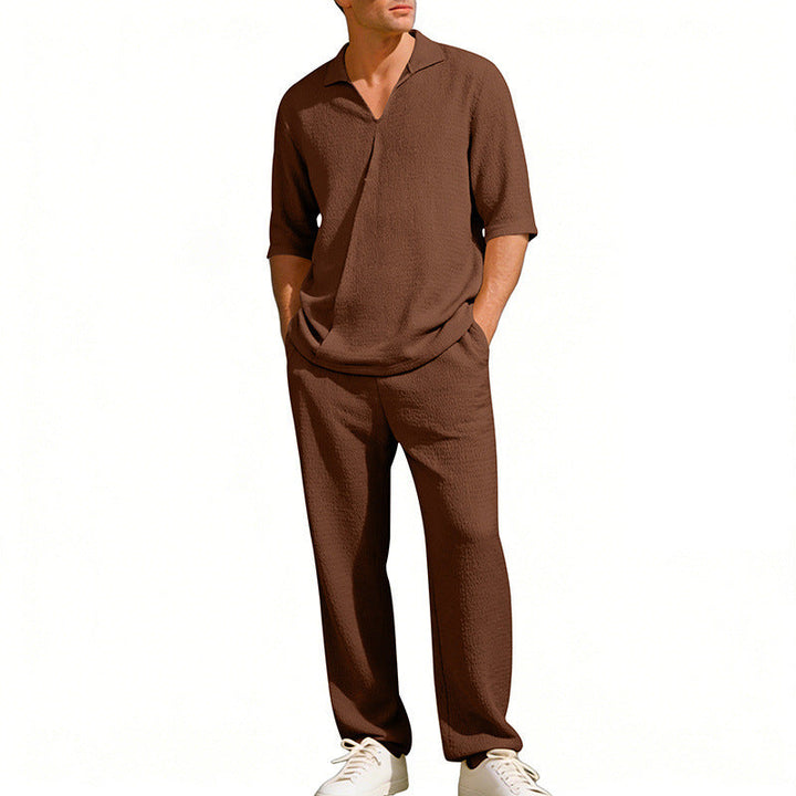 Camicia e pantaloni a maniche corte con risvolto da uomo