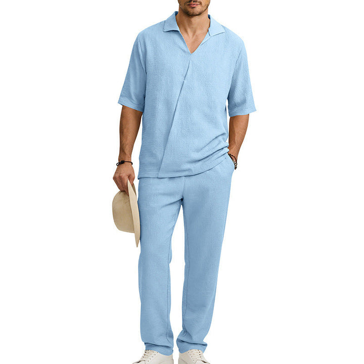 Camicia e pantaloni a maniche corte con risvolto da uomo